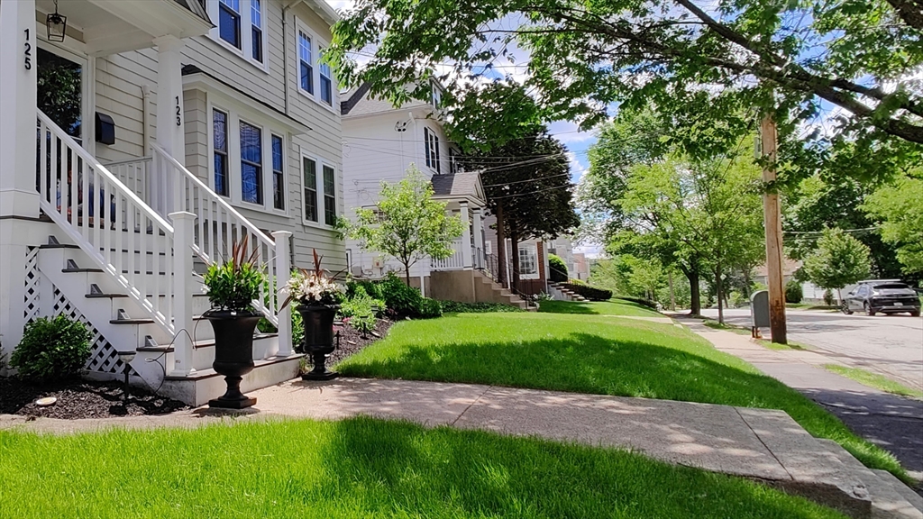 2 bed, 1 bath apartment for rent at 125 Slade Unit 125, Belmont