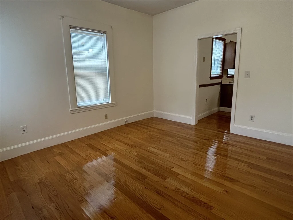3 bed, 1 bath apartment for rent at 125 Spring St Unit 1, Medford — photo 4 of 13