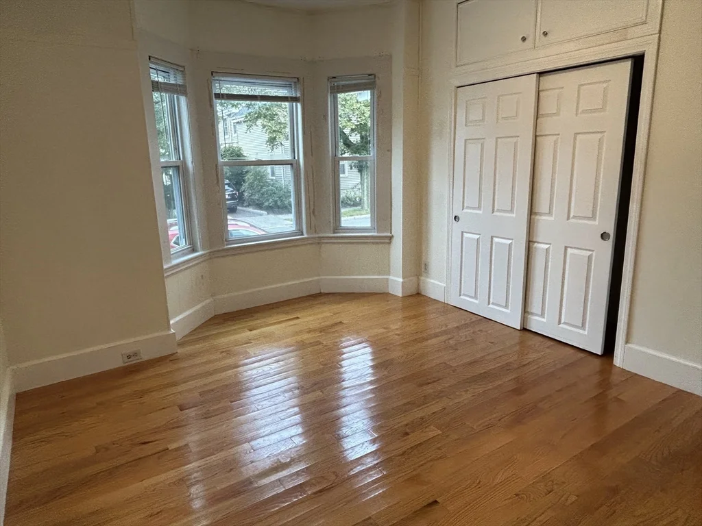 3 bed, 1 bath apartment for rent at 125 Spring St Unit 1, Medford — photo 6 of 13