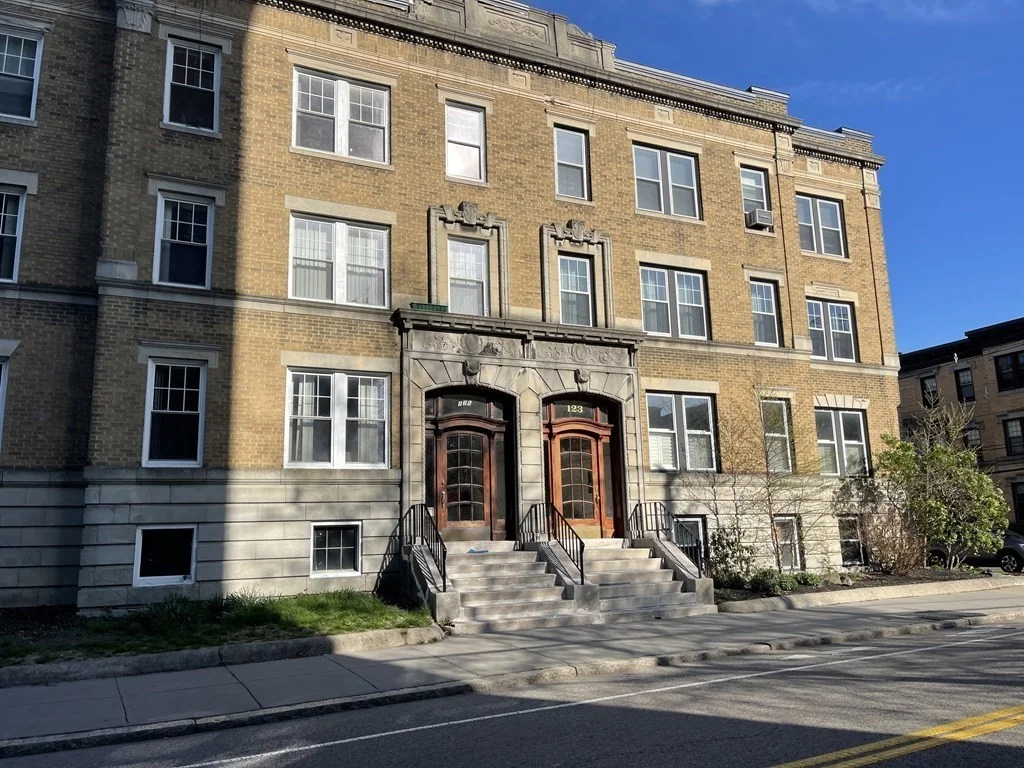 5 bed, 3 bath apartment for rent at 125 St Paul St Unit 1, Brookline — photo 1 of 4