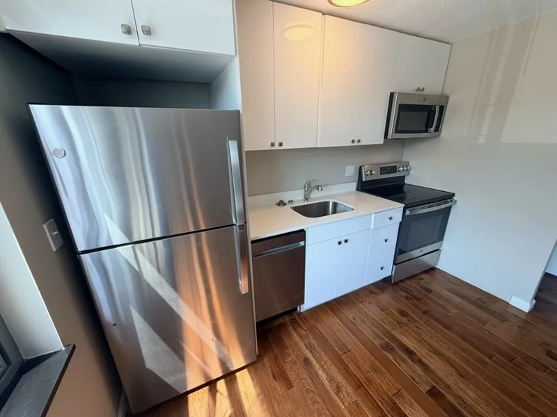 1 bed, 1 bath apartment for rent at 125 Trapelo Rd Unit 14, Belmont — photo 2 of 11