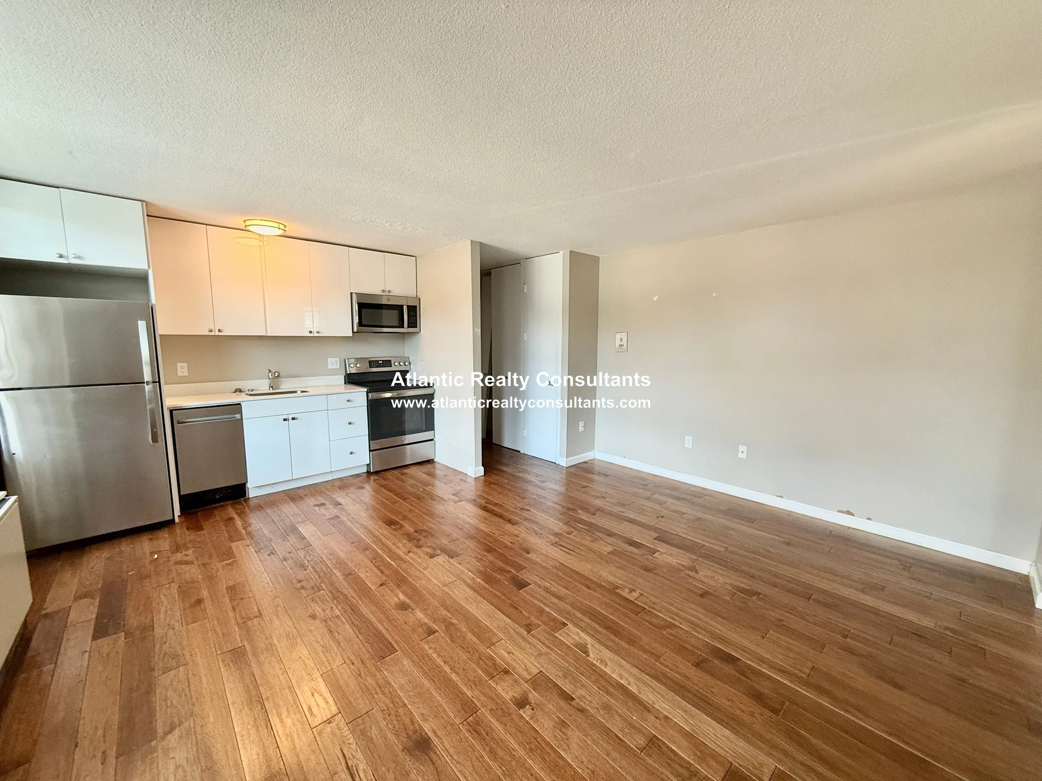 1 bed, 1 bath apartment for rent at 125 Trapelo Rd Unit 140, Belmont — photo 2 of 12