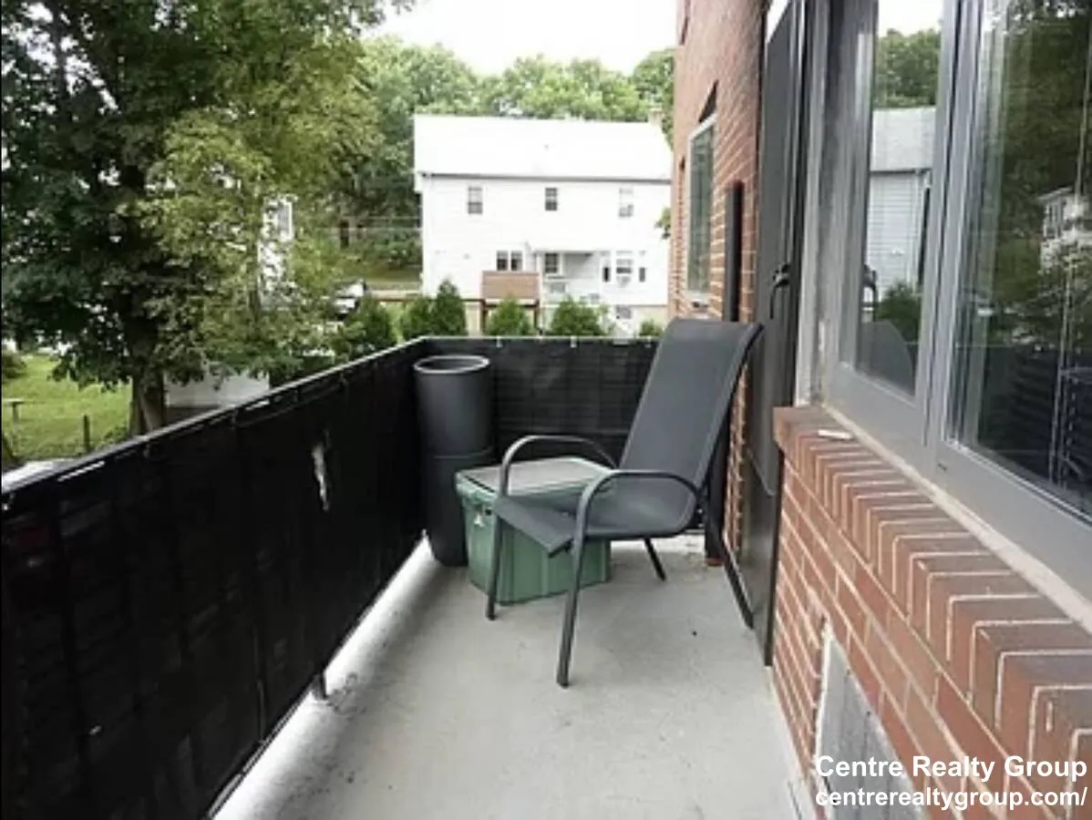 1 bed, 1 bath apartment for rent at 125 Trapelo Rd Unit 21, Belmont — photo 8 of 10