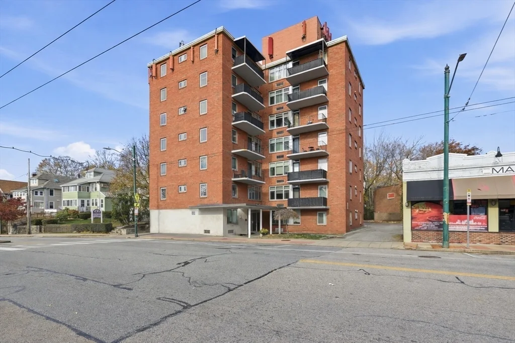 2 bed, 1 bath apartment for rent at 125 Trapelo Unit 23, Belmont — photo 11 of 12