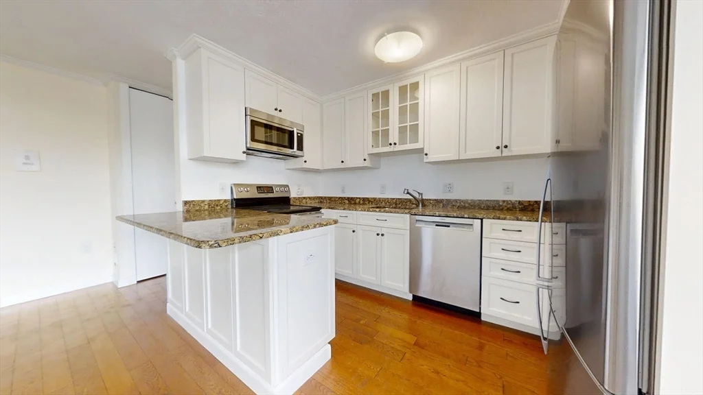 2 bed, 1 bath apartment for rent at 125 Trapelo Unit 23, Belmont — photo 3 of 12