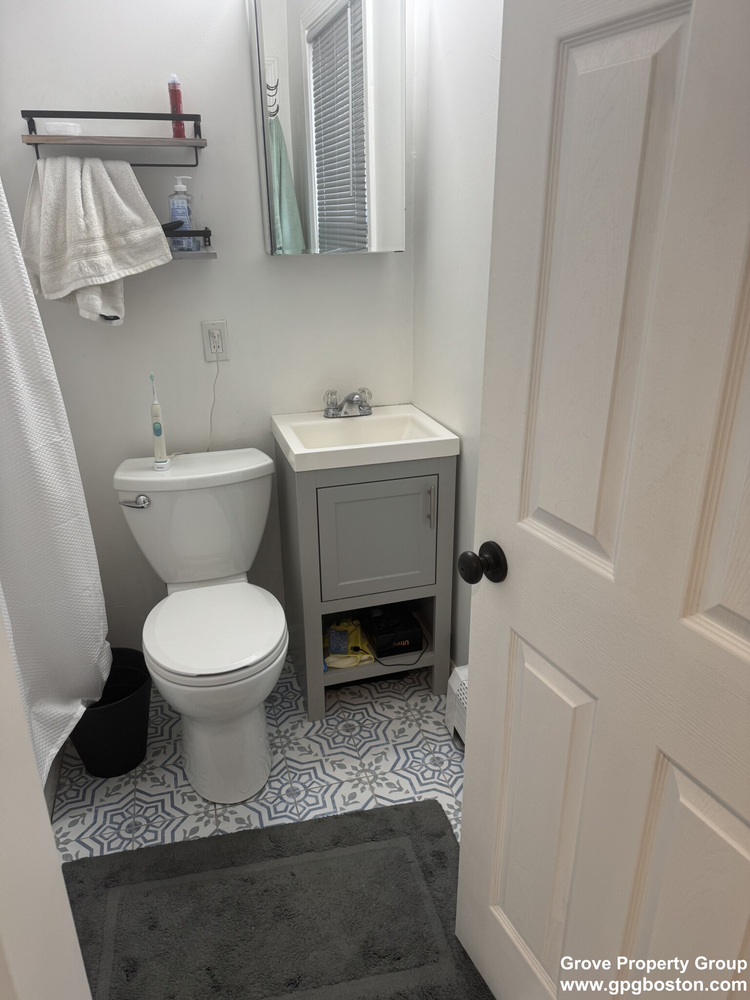 1 bed, 1 bath apartment for rent at 125 Trenton St Unit 1, Eagle Hill — photo 4 of 8