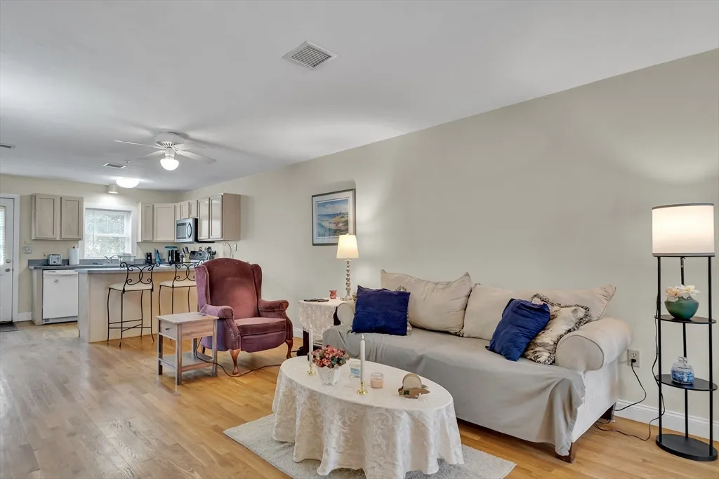 3 bed, 2.5 bath apartment for rent at 125 Tudor St Unit 125, South Boston — photo 4 of 17
