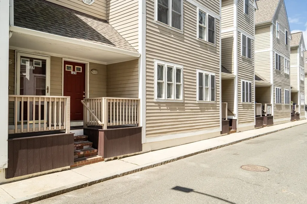 3 bed, 2.5 bath apartment for rent at 125 Tudor St Unit 125, South Boston — photo 17 of 17