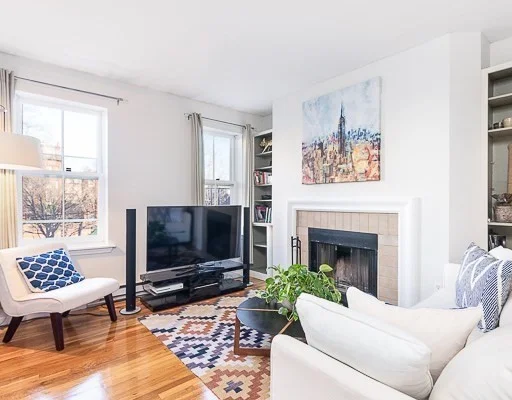 1 bed, 1 bath apartment for rent at 125 W Concord Unit 2, South End