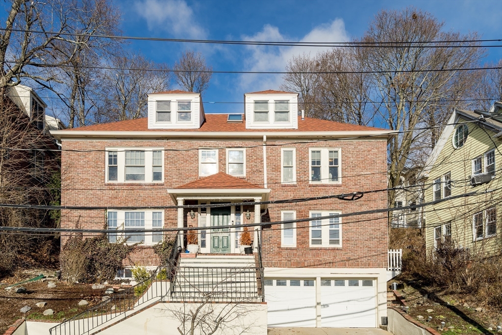 3 bed, 2 bath apartment for rent at 125 York Ter Unit 1, Corey Hill — photo 4 of 25