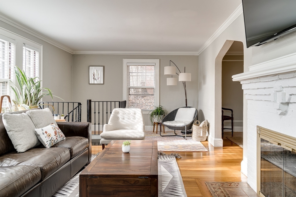 3 bed, 2 bath apartment for rent at 125 York Ter Unit 1, Corey Hill — photo 5 of 25