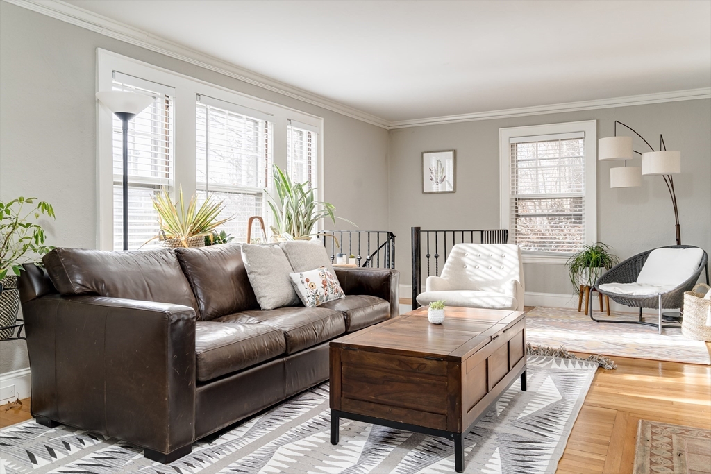 3 bed, 2 bath apartment for rent at 125 York Ter Unit 1, Corey Hill — photo 3 of 25