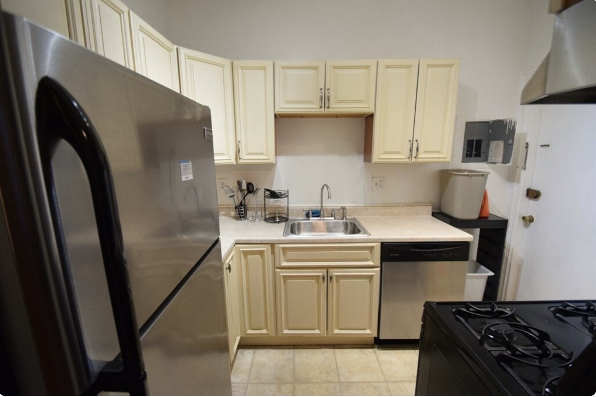2 bed, 1 bath apartment for rent at 1251 Commonwealth Unit 2, Brighton — photo 2 of 6