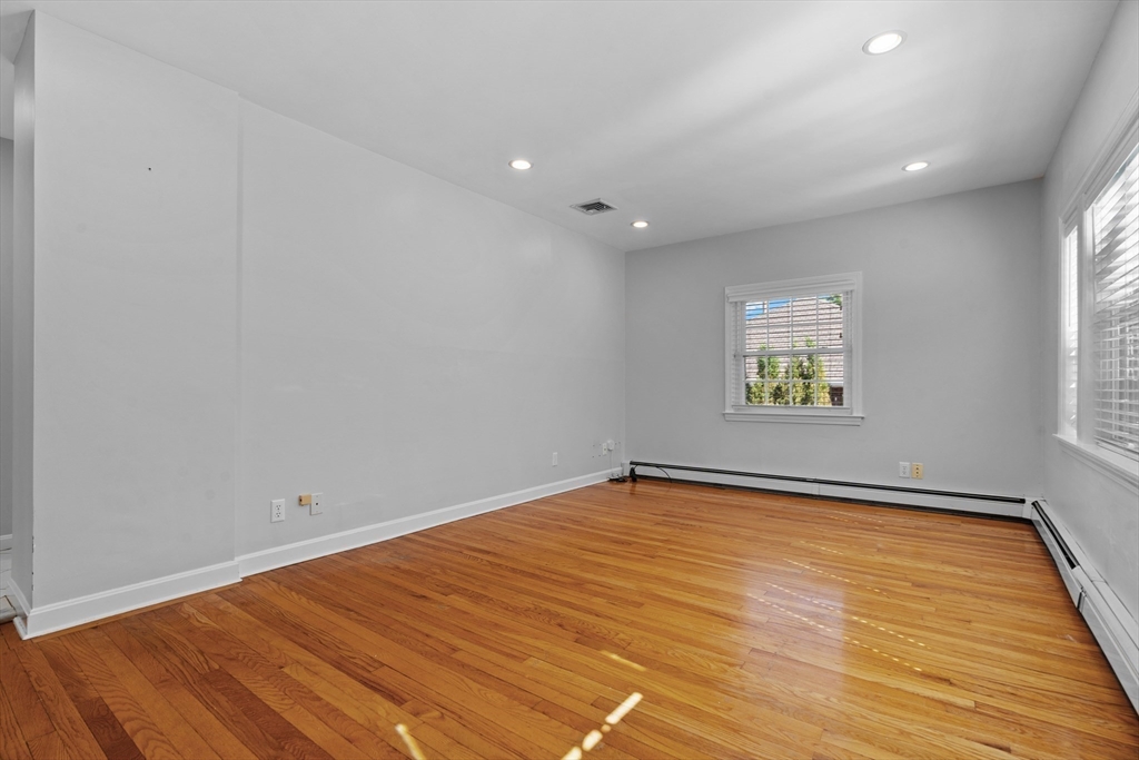 2 bed, 1 bath apartment for rent at 1251 Randolph, Blue Hills — photo 13 of 19