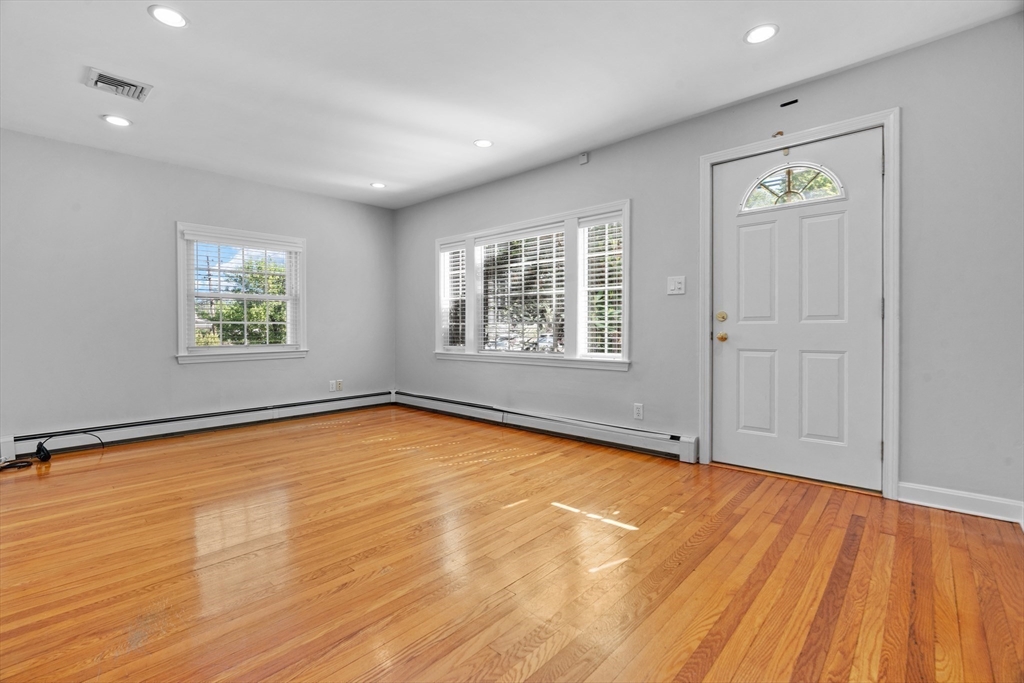 2 bed, 1 bath apartment for rent at 1251 Randolph, Blue Hills — photo 9 of 19