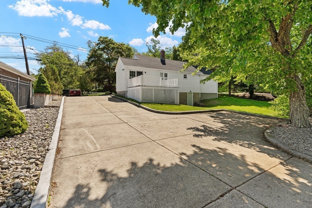 2 bed, 1 bath apartment for rent at 1251 Randolph, Blue Hills — photo 16 of 19