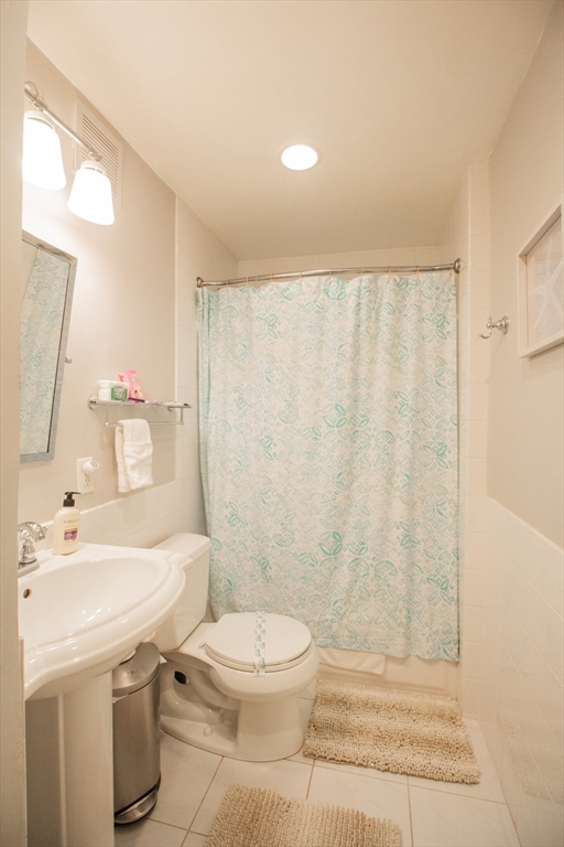1 bed, 1 bath apartment for rent at 1253 Beacon St Unit 4Bb, Coolidge Corner — photo 4 of 19