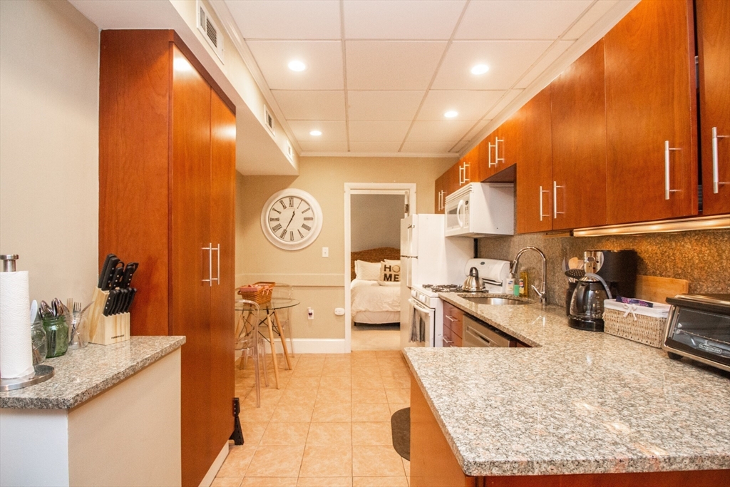 1 bed, 1 bath apartment for rent at 1253 Beacon St Unit 4Bb, Coolidge Corner — photo 12 of 19