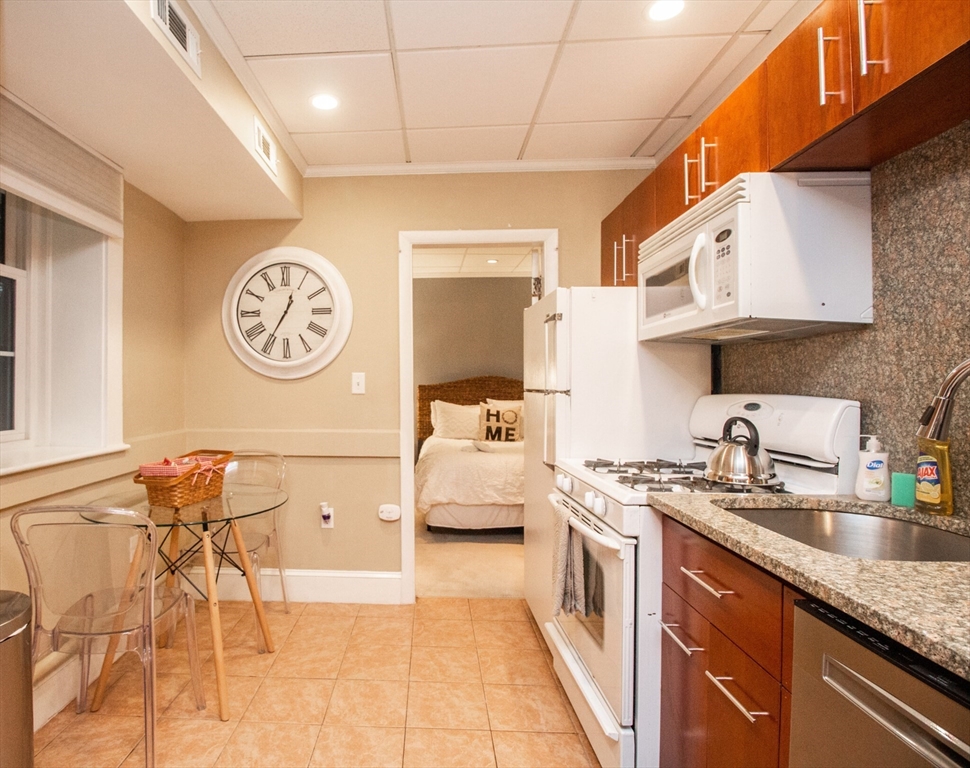 1 bed, 1 bath apartment for rent at 1253 Beacon St Unit 4Bb, Coolidge Corner — photo 13 of 19