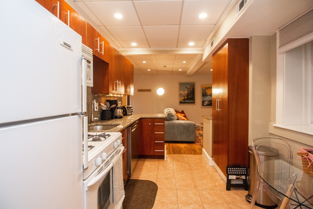1 bed, 1 bath apartment for rent at 1253 Beacon St Unit 4Bb, Coolidge Corner — photo 14 of 19