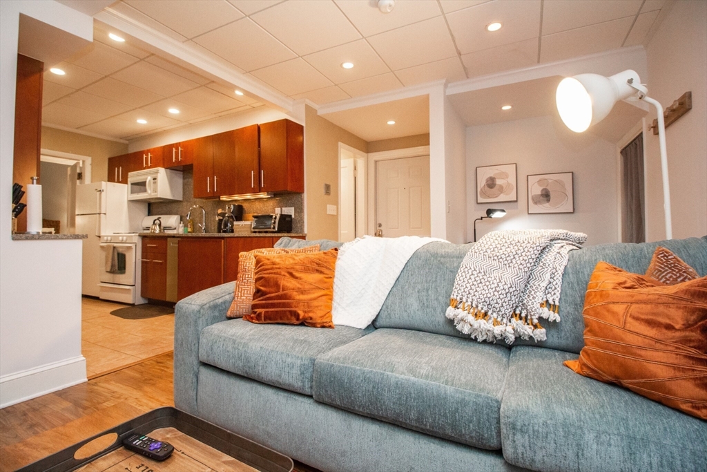 1 bed, 1 bath apartment for rent at 1253 Beacon St Unit 4Bb, Coolidge Corner — photo 11 of 19