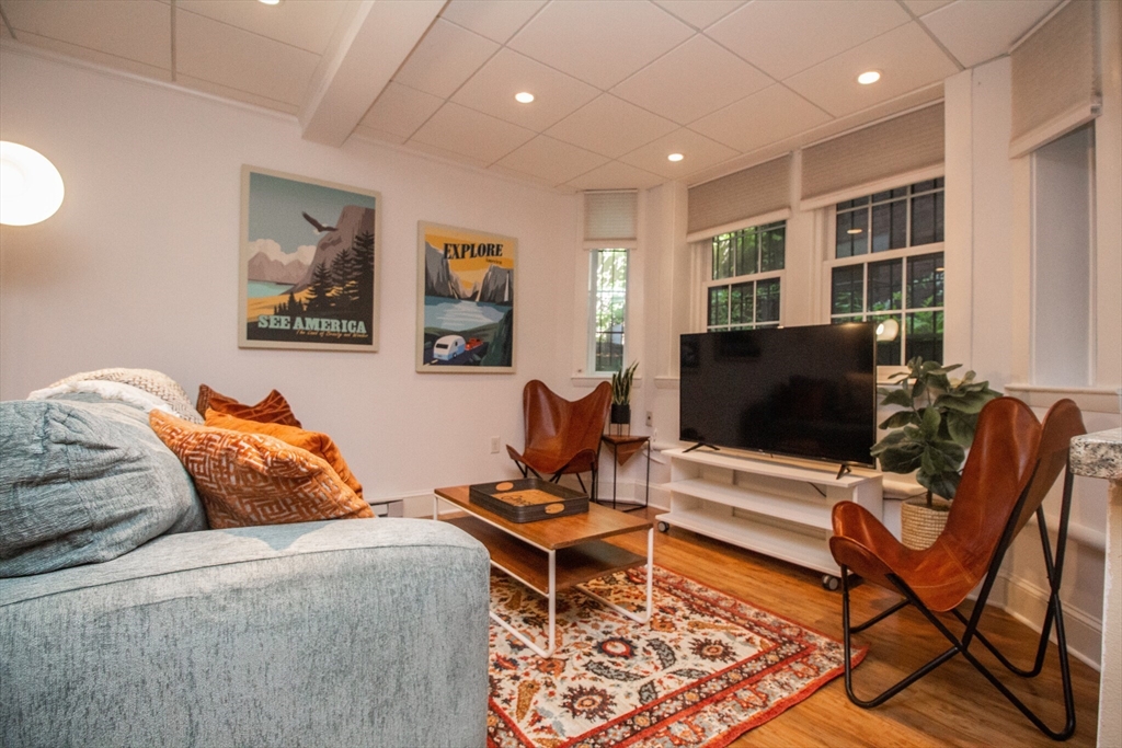 1 bed, 1 bath apartment for rent at 1253 Beacon St Unit 4Bb, Coolidge Corner