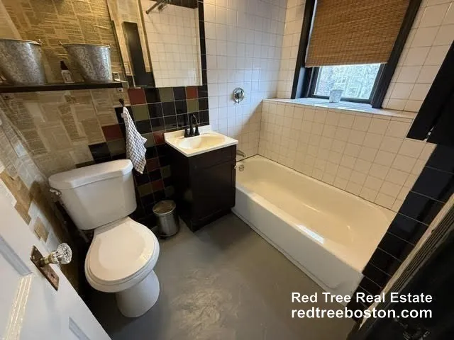 Studio bed, 1 bath apartment for rent at 1254 Commonwealth Ave Unit 16, Allston — photo 7 of 9