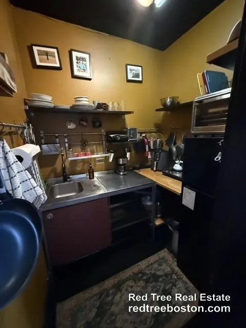Studio bed, 1 bath apartment for rent at 1254 Commonwealth Ave Unit 16, Allston — photo 4 of 9