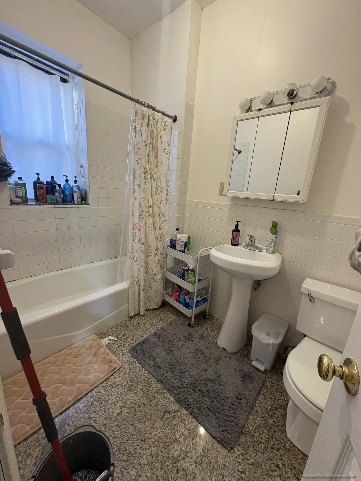 3 bed, 1 bath apartment for rent at 1254 Commonwealth Ave Unit 19, Allston — photo 8 of 14