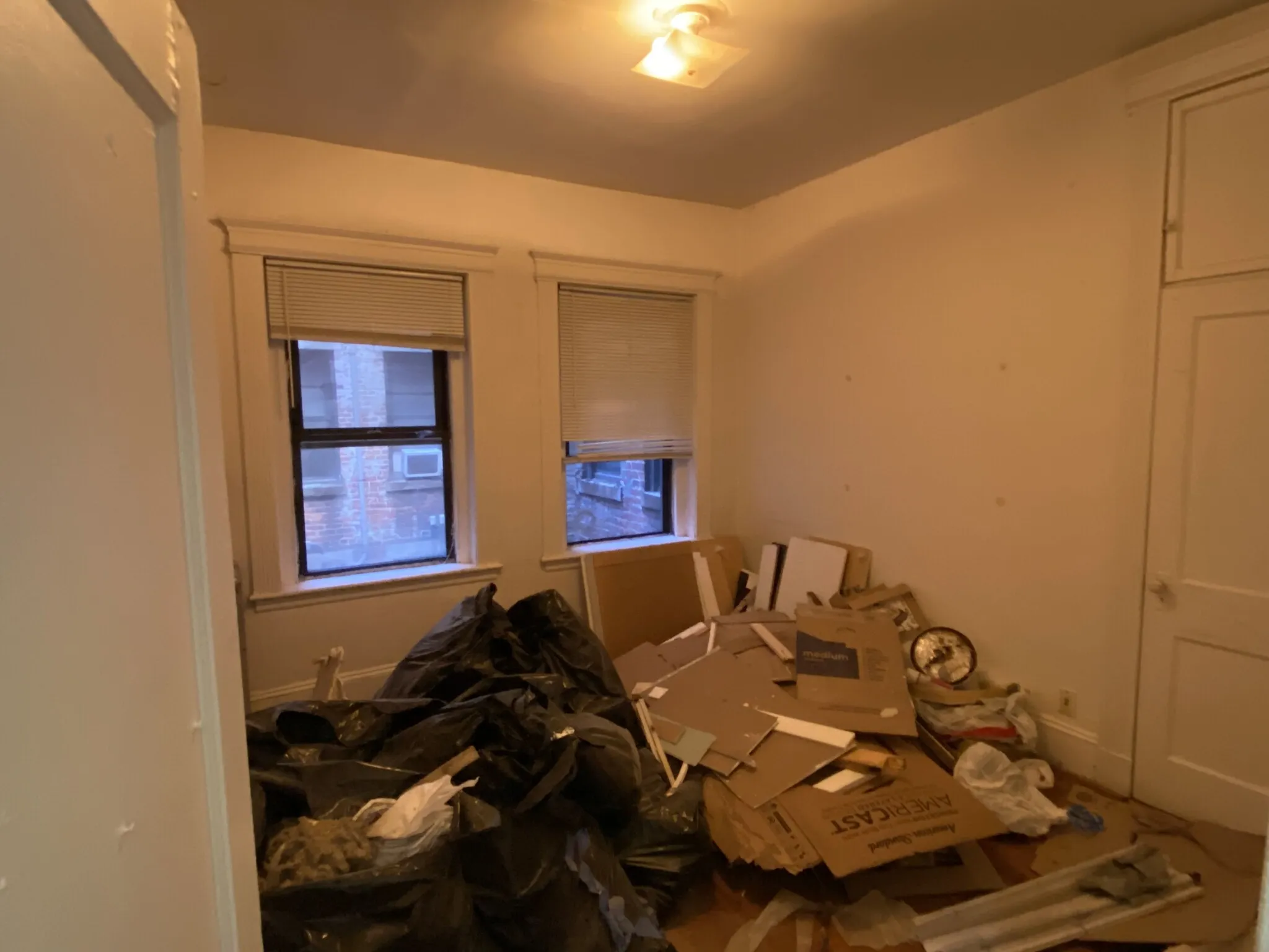 3 bed, 1.5 bath apartment for rent at 1254 Commonwealth Ave Unit 3, Allston — photo 4 of 8