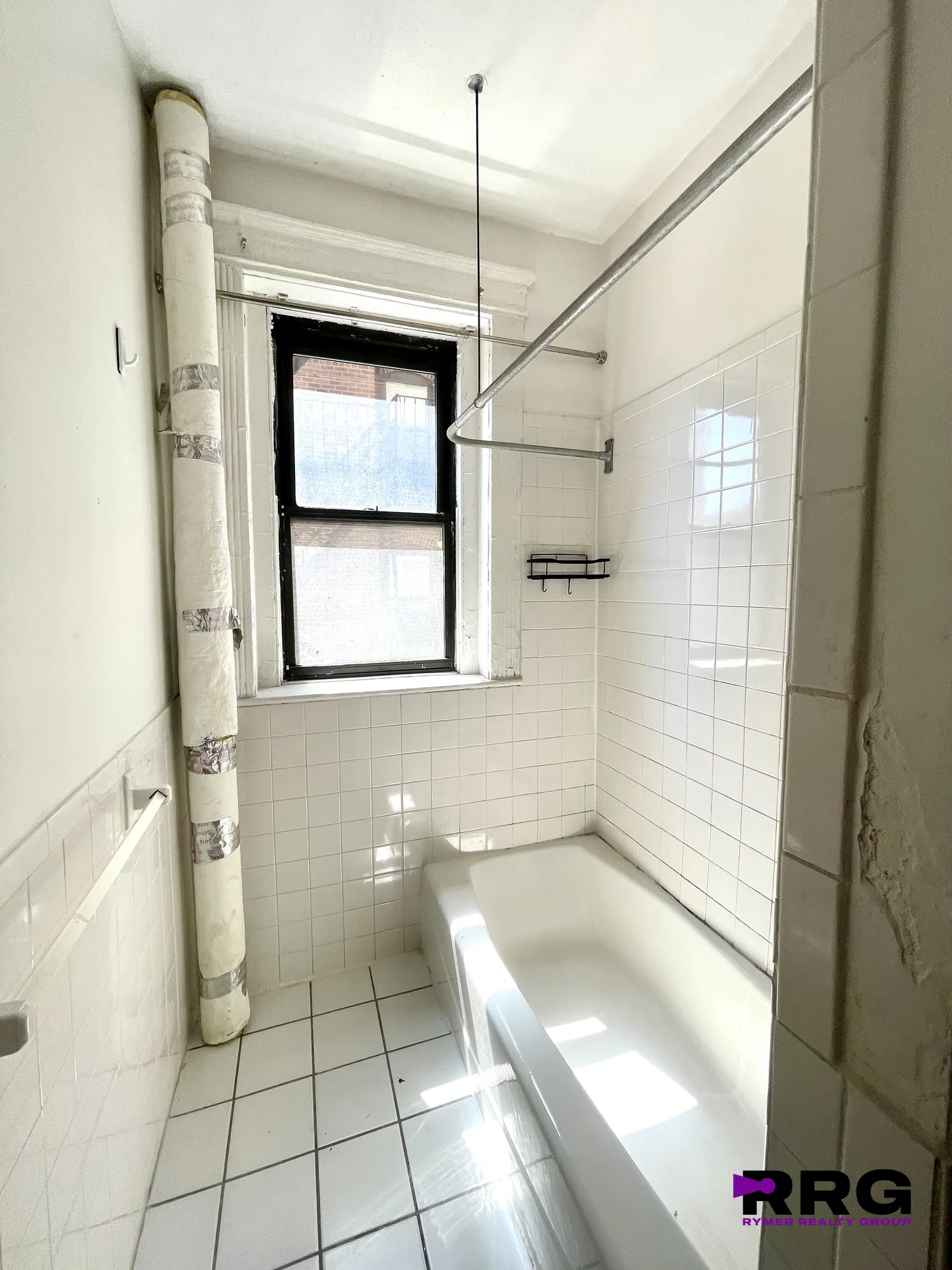 3 bed, 1 bath apartment for rent at 1254 Commonwealth Ave Unit 5, Allston — photo 9 of 12