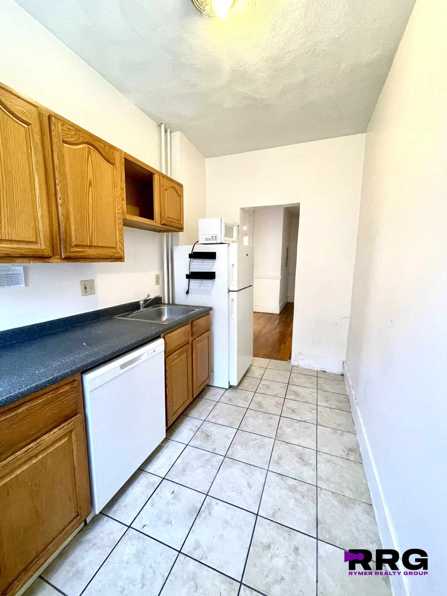 3 bed, 1 bath apartment for rent at 1254 Commonwealth Ave Unit 5, Allston — photo 5 of 12