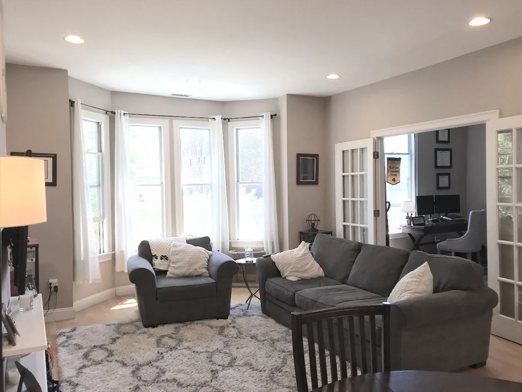 3 bed, 1 bath apartment for rent at 1257 Cambridge St Unit 3, Cambridge — photo 3 of 18