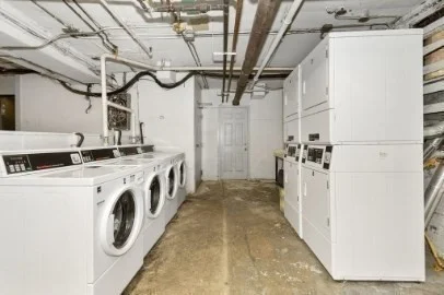 4 bed, 1 bath apartment for rent at 1258 Commonwealth Ave Unit 1, Allston — photo 9 of 9