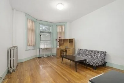 4 bed, 1 bath apartment for rent at 1258 Commonwealth Ave Unit 1, Allston — photo 6 of 9