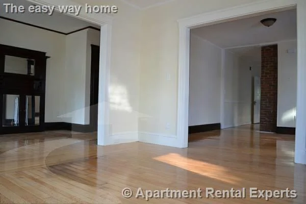 3 bed, 1 bath apartment for rent at 126 Auburn St Unit 1, Tufts — photo 1 of 8