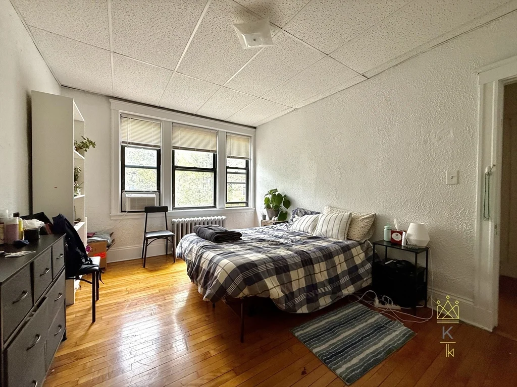 3 bed, 1 bath apartment for rent at 126 Babcock St Unit 28, Coolidge Corner — photo 6 of 9