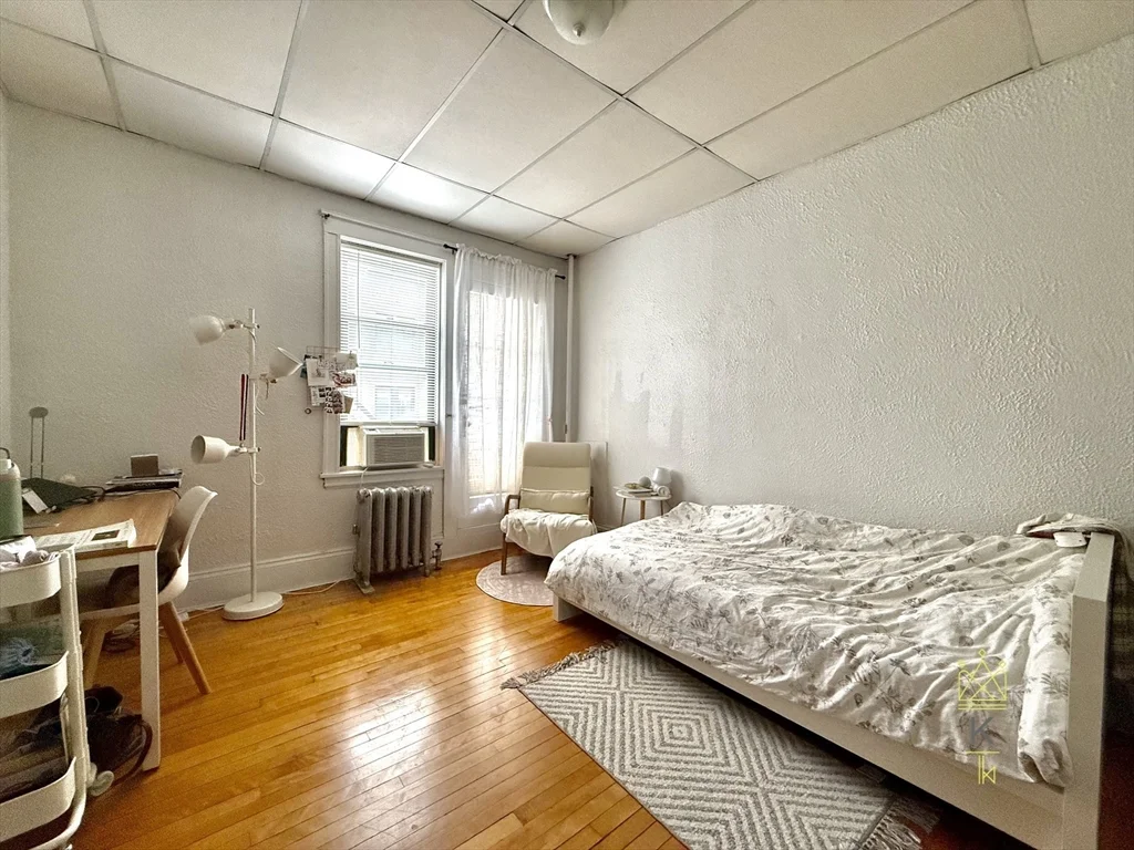 3 bed, 1 bath apartment for rent at 126 Babcock St Unit 28, Coolidge Corner — photo 4 of 9