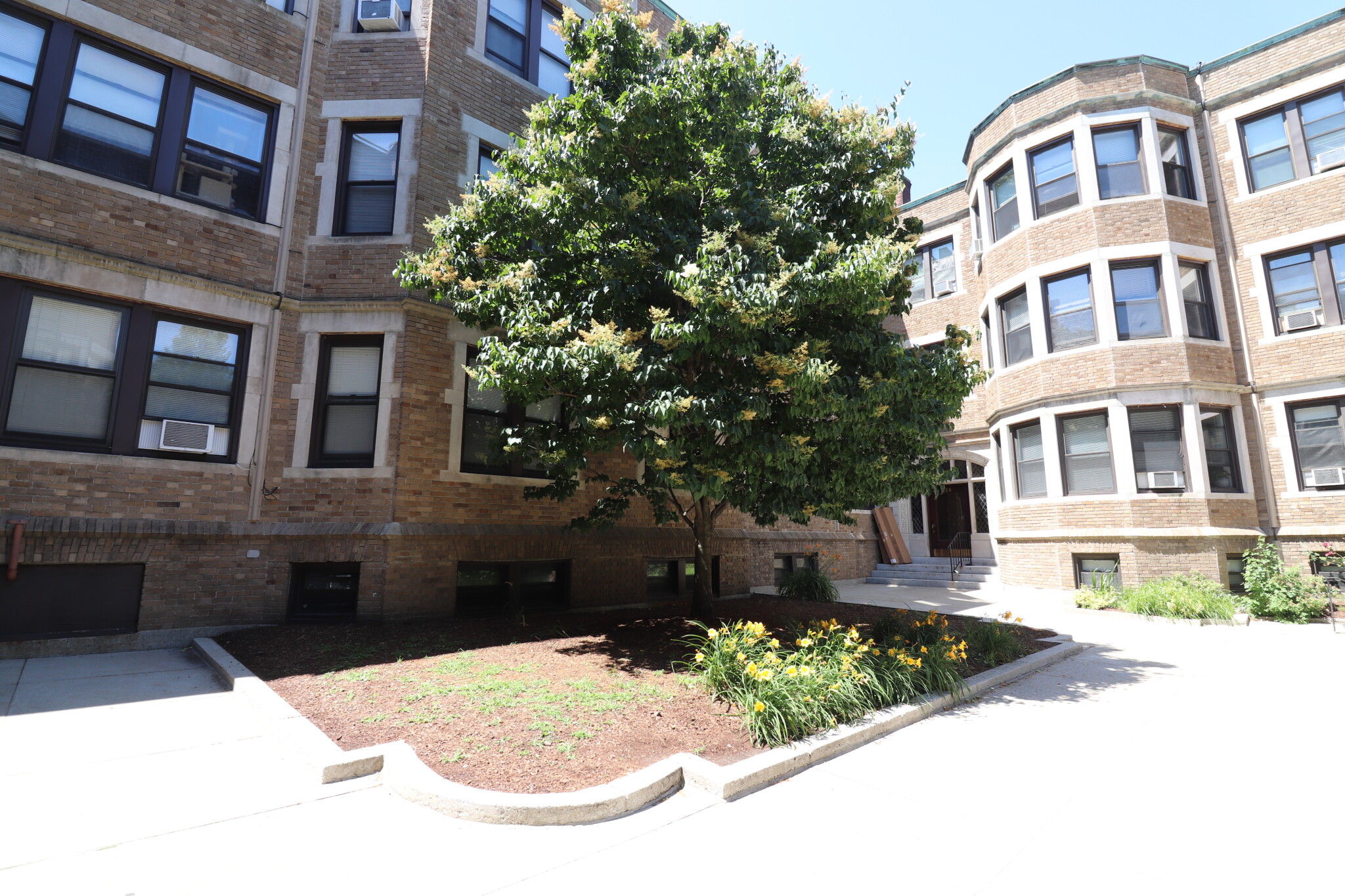 2 bed, 1 bath apartment for rent at 126 Babcock St Unit B5, North Brookline — photo 17 of 20