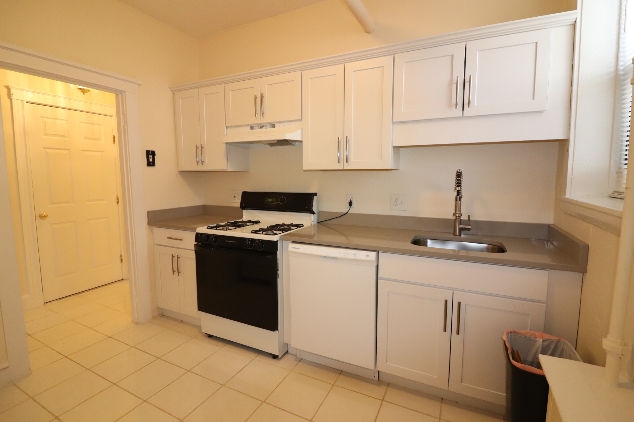 2 bed, 1 bath apartment for rent at 126 Babcock St Unit B5, North Brookline — photo 1 of 20