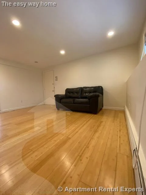 2 bed, 1 bath apartment for rent at 126 Clifton St Unit 5, North Cambridge — photo 2 of 9