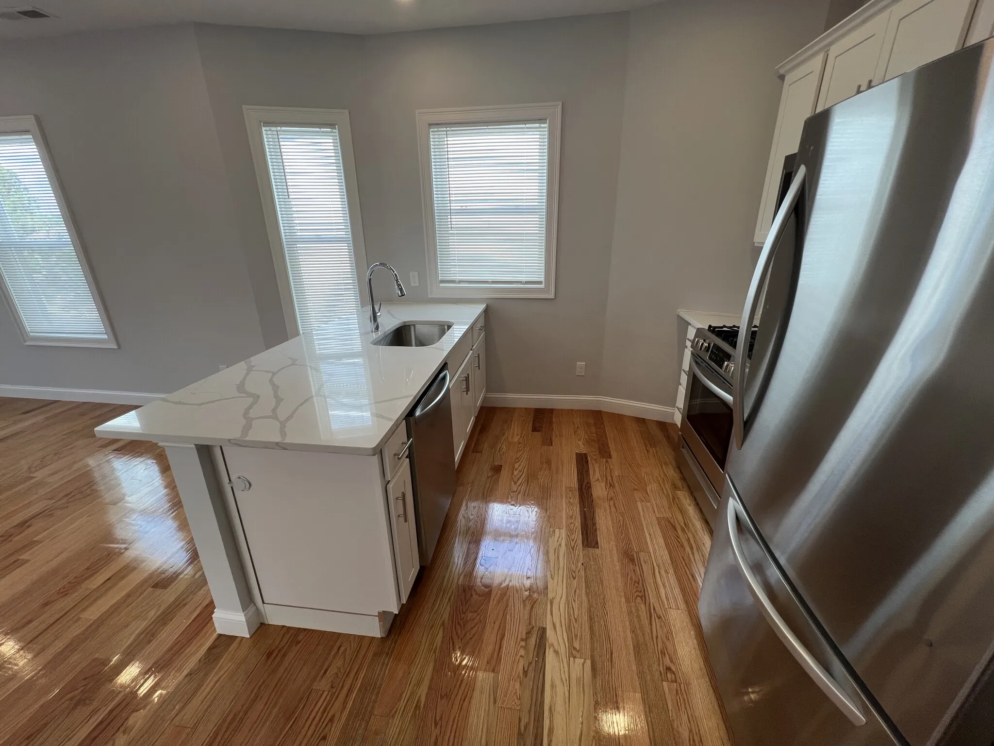 4 bed, 2 bath apartment for rent at 126 Cross St Unit 3, East Somerville — photo 14 of 32
