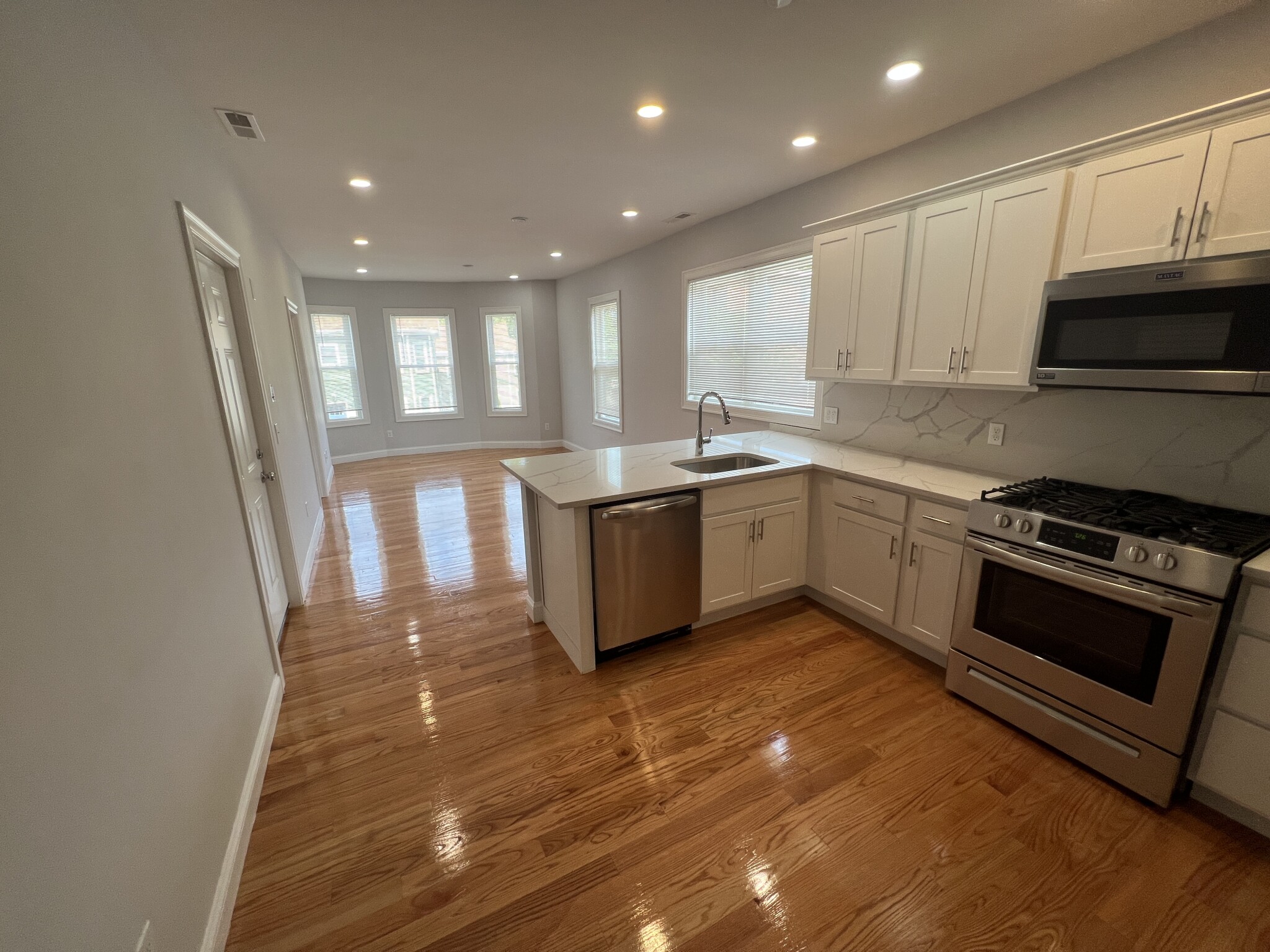 4 bed, 2 bath apartment for rent at 126 Cross St Unit 4, East Somerville