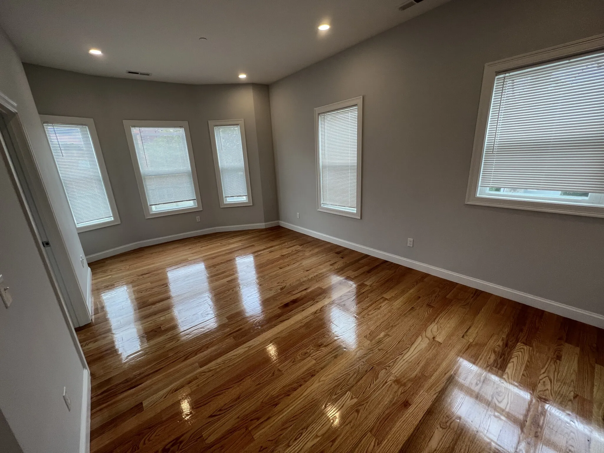 4 bed, 2 bath apartment for rent at 126 Cross St Unit 6, East Somerville — photo 4 of 25