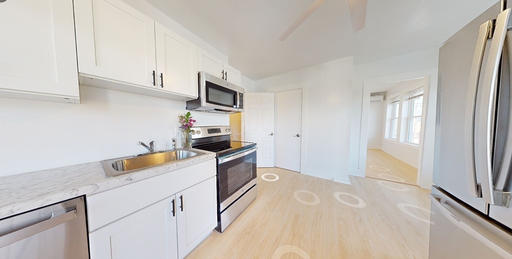 1 bed, 1 bath apartment for rent at 126 Felton St Unit 3, Waltham — photo 2 of 14