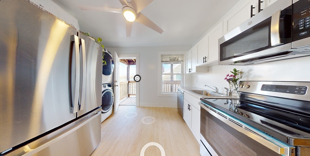 1 bed, 1 bath apartment for rent at 126 Felton St Unit 3, Waltham — photo 1 of 14