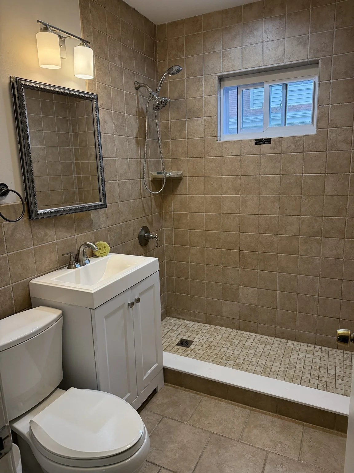 3 bed, 1 bath apartment for rent at 126 Francis St Unit 2, Everett — photo 4 of 4