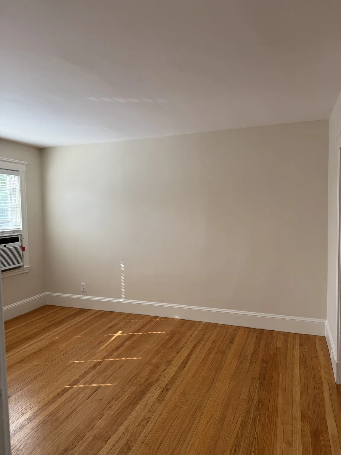 3 bed, 1 bath apartment for rent at 126 Francis St Unit 2, Everett — photo 3 of 4