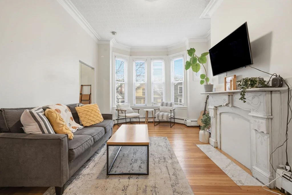 1 bed, 1 bath apartment for rent at 126 Lexington St Unit 2, East Boston — photo 1 of 21