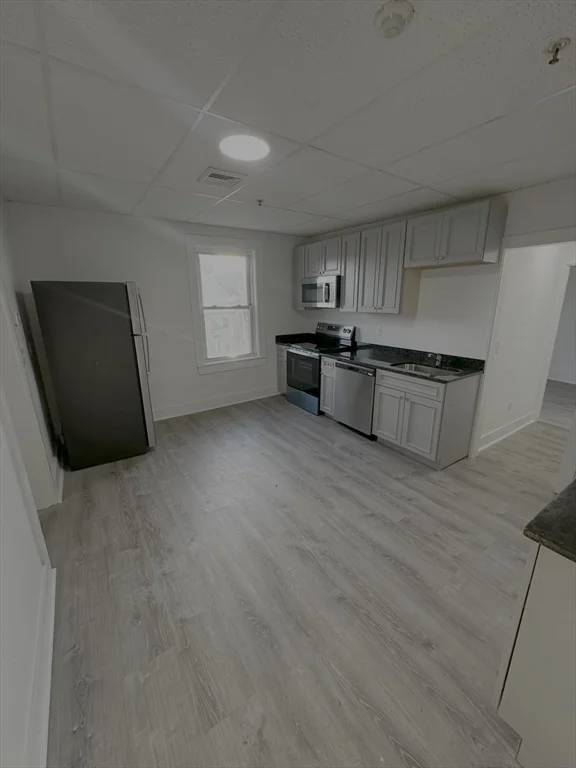 2 bed, 1 bath apartment for rent at 126 Lincoln St Unit 2L, Worcester — photo 2 of 7